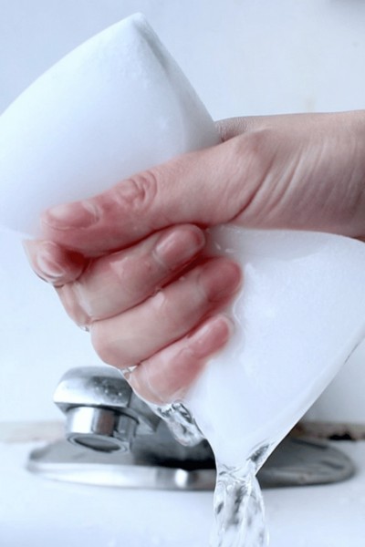 Magiczna gąbka do mycia naczyń