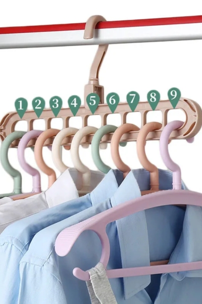 Wieszaki na organizerze do szafy na wieszaki