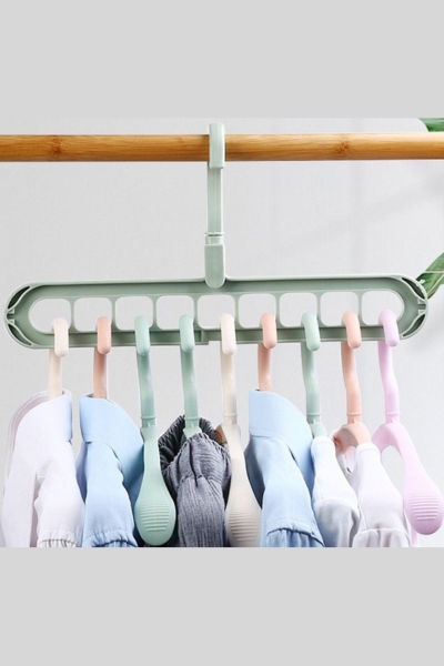 Wieszaki na organizerze do szafy na wieszaki