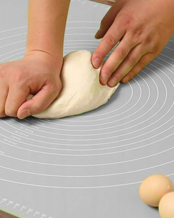 Stolnica duża nie przywierająca silikonowa 64×45