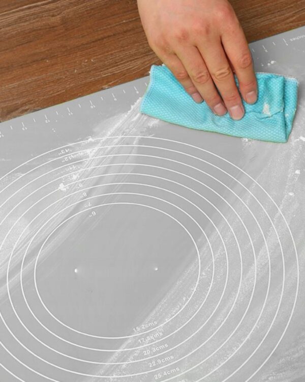 Stolnica duża nie przywierająca silikonowa 64×45