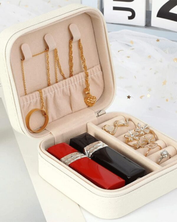 Szkatułka kuferek organizer na biżuterię podróżna 10 cm x 10 cm (2) Szkatułka kuferek organizer na biżuterię mała otwarta