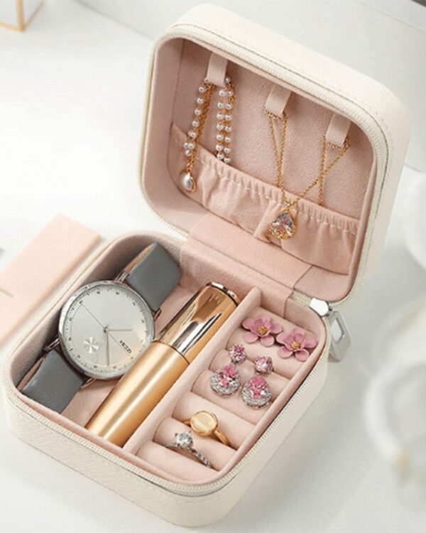 Szkatułka kuferek organizer na biżuterię podróżna 10 cm x 10 cm (8) Szkatułka kuferek organizer na biżuterię mała otwarta