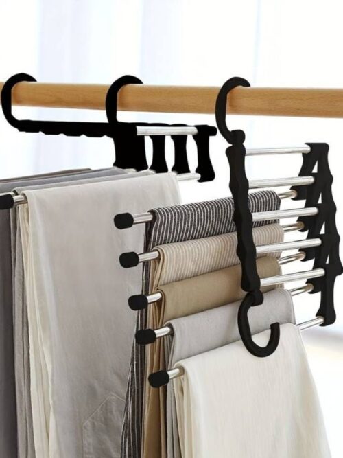 Wieszak-na-5-par-spodni-skladany.jpg Spodnie na wieszaku na 5 par spodni