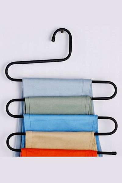 Spodnie na wieszaku na spodnie