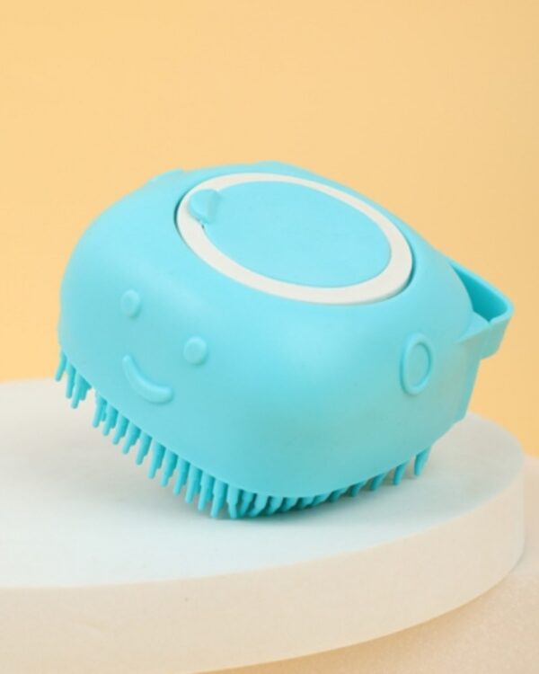 Szczotka silikonowa do mycia sierści z dozownikiem