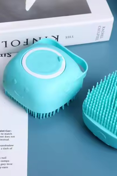 Szczotka silikonowa do mycia sierści z dozownikiem